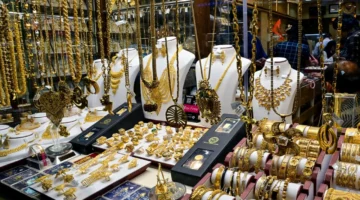 الذهب يرتفع 1%.. الفضة تتخطى حاجز 90 دولاراً للأونصة في تداولات اليوم العالمية